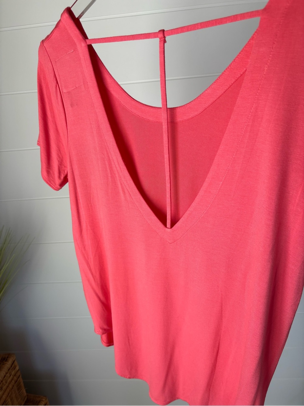 Chaser Cool Jersey T Back Short Sleeve Hi low Women's Coral Top Size Medium